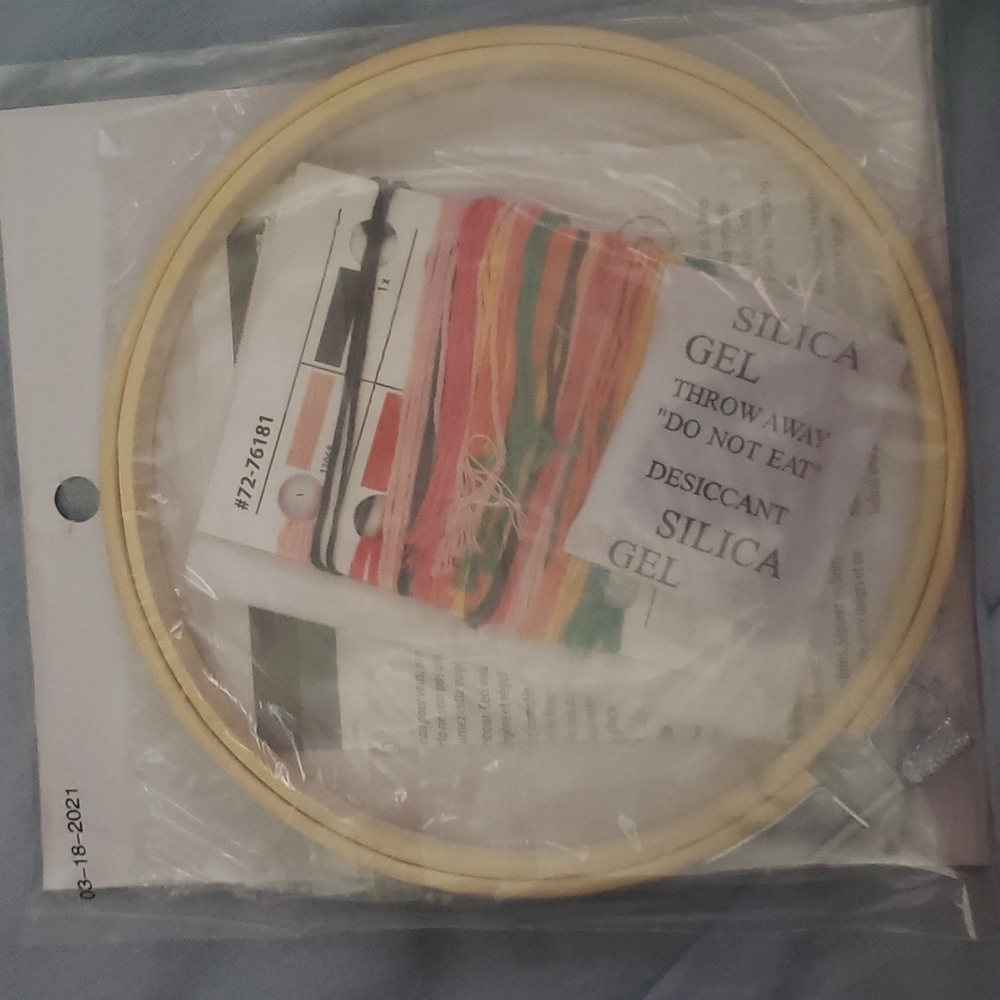 Embroidery Kit - Picture 2 of 2